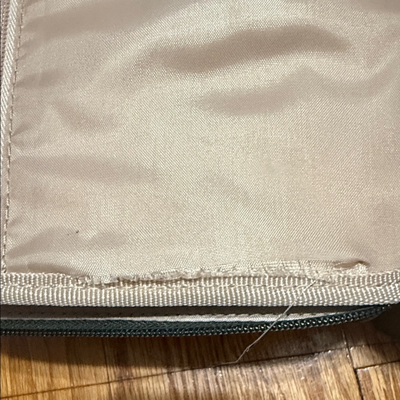 BEIS Olive Cosmetic Case - USED - Picture 5 of 6